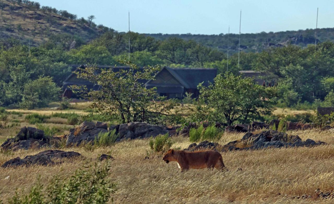 Hobatere lodge Otjovasandu Exterior foto